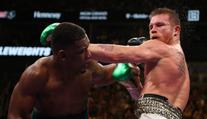 Jako v matrixu! Boxer rozdával údery, ani jednou soupeře netrefil