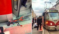 Chlapec na odrážedle spadl pod tramvaj! Museli ho vyprostit