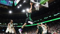 Nádherný koš s klaksonem. Tatum rozhodl první duel favoritů stylově
