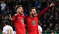 Tomu se říká oddanost! 17 tisíc fanoušků sledovalo zápas na stadionu v televizi