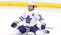 Hvězdný útočník Toronta Auston Matthews se nakazil koronavirem