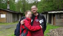 Muž, který měl mučit ženu ve sklepě, dělal vedoucího na dětském táboře