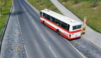 Autobus vláčel ženu několik metrů. Policie teď hledá svědka