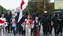 V Minsku se sešly tisíce lidí. Hrdinkou demonstrace je 73letá aktivistka