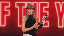 Zpěvačka Taylor Swift překonala rekord Beyoncé. Na kontě má už 33 trofejí