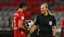 Konflikt s Guardiolou a sahání na prso. Legendární německá sudí končí