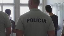 Chlapci měli znásilnit 12leté dívky! Soudce je pustil na svobodu