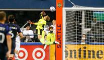 VIDEO: Dvě obrovské chyby obrany zařídily výhru outsidera v MLS