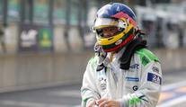 Kuriózní nehoda šampiona F1. Při cestě do Austrálie uvázl na záchodě