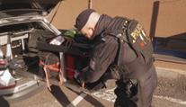 Postřelené na univerzitě zachraňovali policejní medici. Obětí by jinak bylo víc