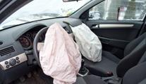 Špatný airbag zabil řidičku. Úřady hledají miliony vadných aut