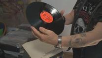 Vinylové desky jedou. Ve Valašském Meziříčí se sešli nadšenci z širokého okolí