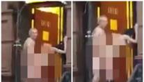 Pár se oddával sexu na ulici. Čumilové se mohli smíchy potrhat