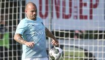 Z vítěze Ligy mistrů se stal pořádný tlouštík! Sneijder ukázal svůj pupek