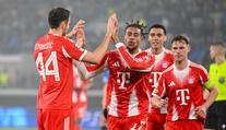 Bayern venku deklasoval Atalantu. Tottenham dostal bůra po Kinského hororovém debutu