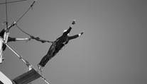 Děsivé video z bungee jumpingu. Mladou ženu (†21) zapomněli zajistit lanem