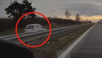 Muž se po dálnici řítil v protisměru. Policie ji musela uzavřít