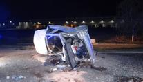 Opilý řidič ujížděl policistům, auto letělo desítky metrů a začalo hořet
