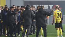 Další skandál v tureckém fotbale. Zápas se nedohrál, když hráči odešli