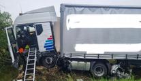 U Protivína se srazilo osobní auto s kamionem. Jeden z řidičů zemřel