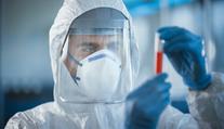 Vědci chtějí rozjet testování na nový smrtící virus. Už udeřil i v Evropě