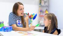 Co dělat, pokud vaše dítě nemluví? Poradíme, které signály byste neměli přehlédnout
