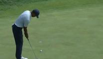 Tiger Woods se na turnaji propadl, golfisty trápí těžké podmínky