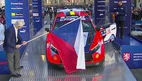 Začala Středoevropská rally. Závodníci startovali od Pražského hradu