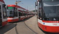 V Brně vyjel konvoj čtyřiceti tramvají. Můžou překonat český rekord