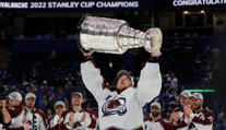 Vychytal Stanley Cup, ale musí z kola ven. Francouzův rival hledá nový tým