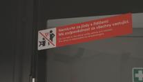 Muž provokuje řidiče autobusů. Je to nebezpečné, testuje naši trpělivosti, říkají