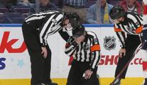 Pozoruhodný moment v NHL: Proč neplatil gól pindíkem rozhodčího?