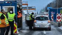 Pendleři na hranicích předkládají falešná potvrzení, policie je vrací zpět