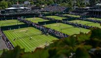 Šok na Wimbledonu. Žena našla v jídle nebezpečný předmět, náhrady se nedočkala