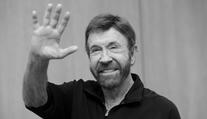 Zemřel legendární herec Chuck Norris. Bylo mu 86 let