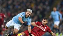 Stoper Liverpoolu to kosí i doma! Ostrým skluzem sundal vlastního syna