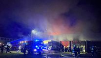V Náchodě hořely garáže s nákladními auty, na Olomoucku zase garáž s přívěsem s lodí