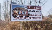 Matka oběti z fakulty vylepuje drsné plakáty. Útočí na Rakušana i šéfa policie
