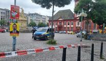 Muž pobodal tři lidi, armáda ztratila raketu. Nad bezpečím v Německu se smráká
