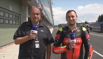 Rozbitá slivovice a vylitá kola. Komentátoři MotoGP mají v Brně krušný start