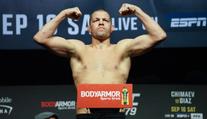 Diaz se s UFC rozloučil výhrou, raduje se také kritizovaný Čimajev