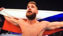 Vítězná UFC premiéra! Procházka vypnul Oezdemira ve druhém kole