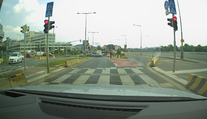 Červená je jenom barva, myslí si řada cyklistů. Ohrožují tak nejen své životy