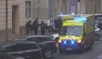 Rvačka za bílého dne v centru Prahy. Agresor napadl strážníka a zranil ho