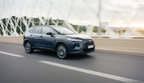 Corolla Cross po faceliftu: Nižší výkon, ale stejná dynamika v elegantním kabátě