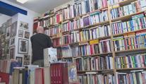 Staré knihy mizí z antikvariátů ve velkém. Skupuje je umělá inteligence