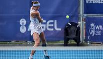 Bartůňková při první účasti v hlavní soutěži WTA slaví výhru