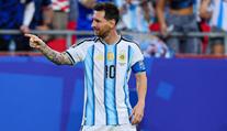 Messi hrdinou i hříšníkem. Po hattricku na MS se řeší jediné: Měl být Argentinec vyloučen?
