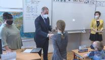 V pondělí se rozdává vysvědčení. Někteří žáci ho ale zatím nedostanou