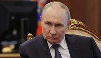 Putinův otec vypíchl jeho matce oko vidlemi. Dívkám z vesnice stahoval sukně